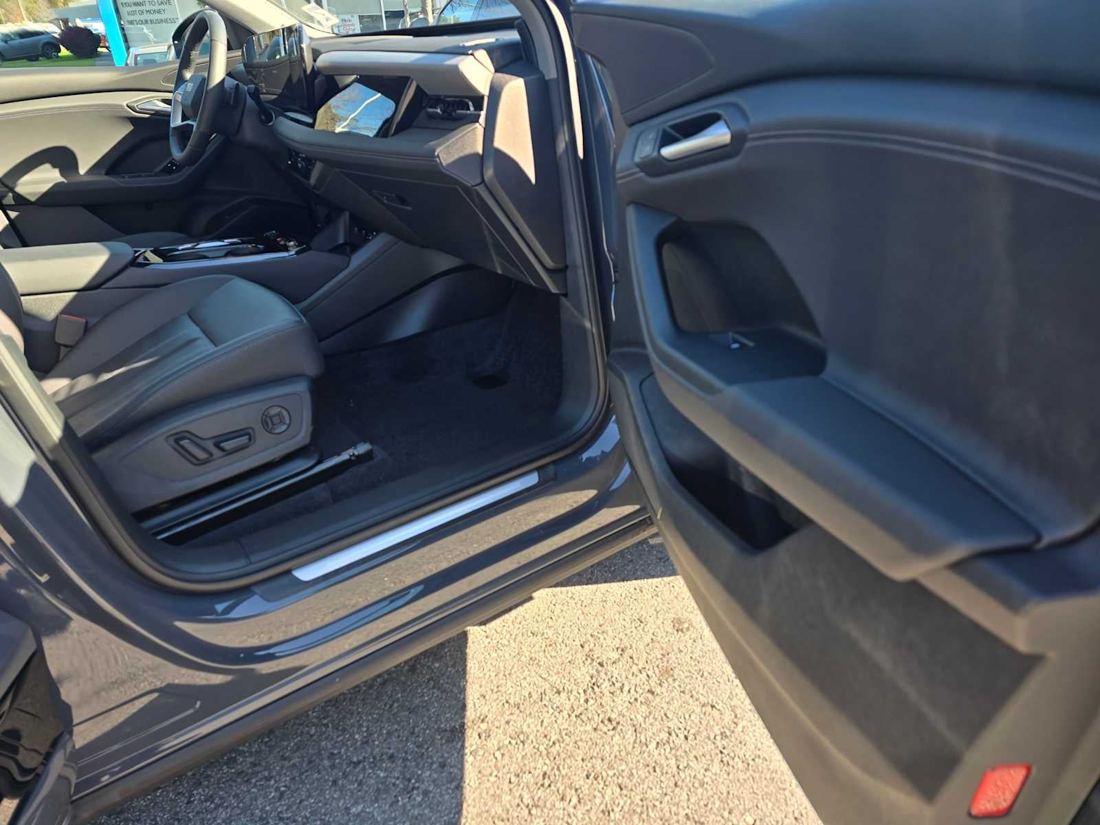 2025 Audi Q6 e-tron Premium