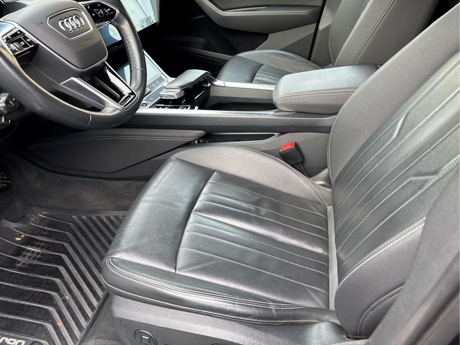 2023 Audi e-tron Sportback S line Premium