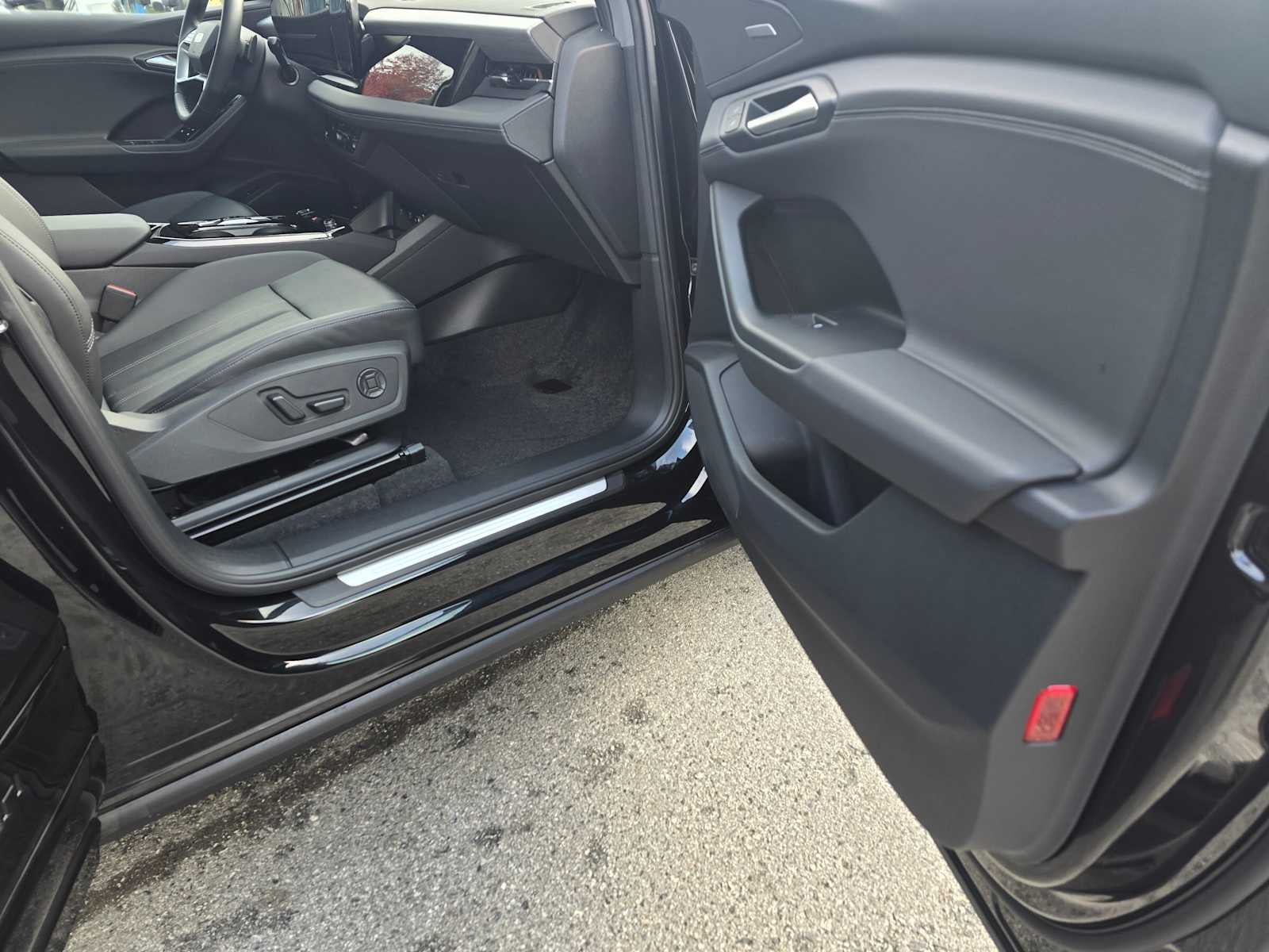 2025 Audi Q6 e-tron Premium Plus