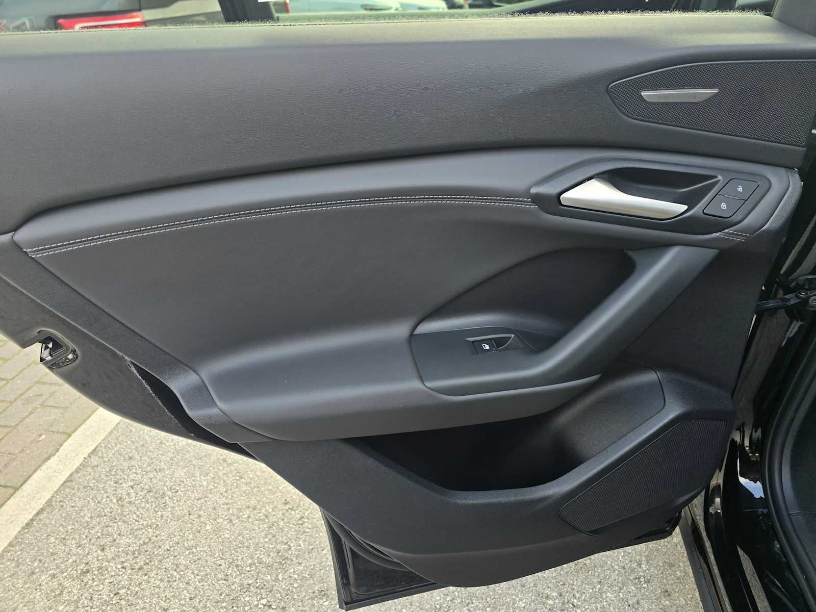 2025 Audi Q6 e-tron Premium Plus