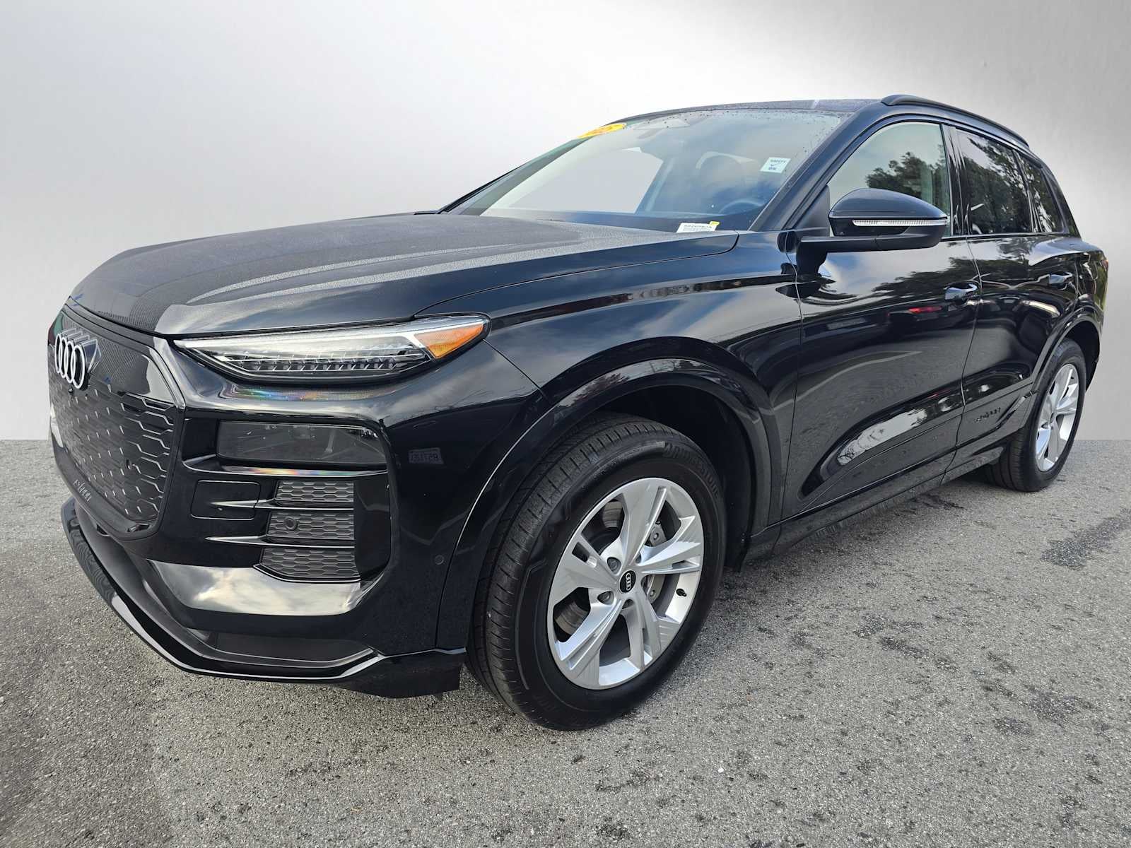 2025 Audi Q6 e-tron Premium Plus