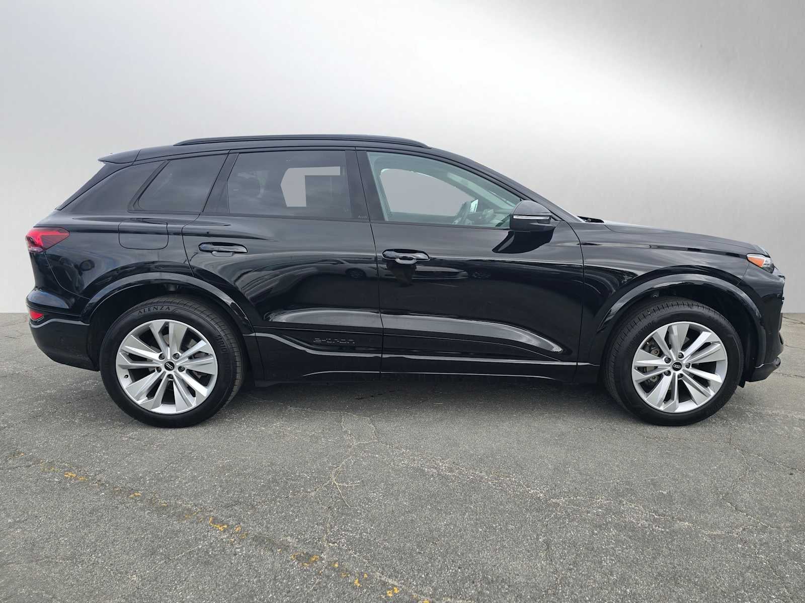 2025 Audi Q6 e-tron Premium Plus