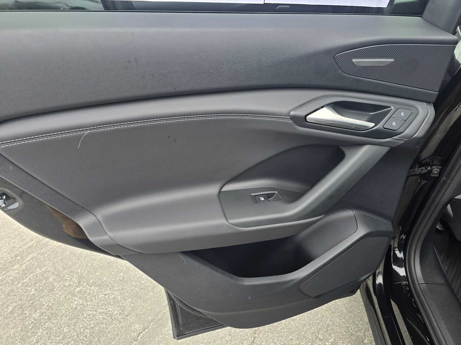 2025 Audi Q6 e-tron Premium Plus