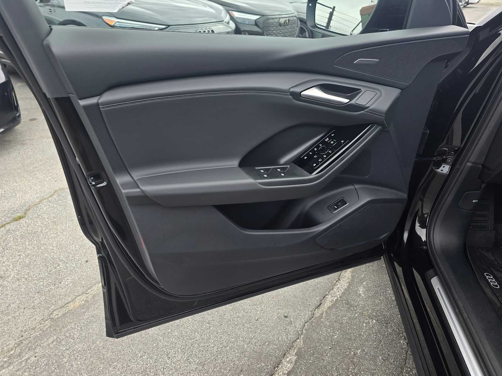 2025 Audi Q6 e-tron Premium Plus