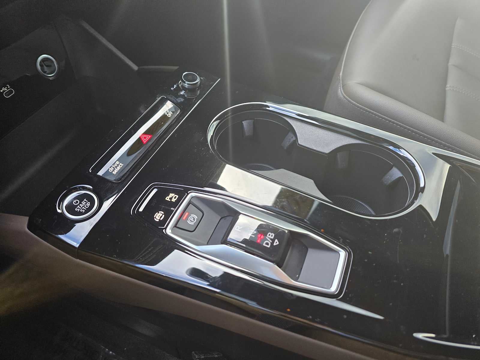 2025 Audi Q6 e-tron Premium Plus