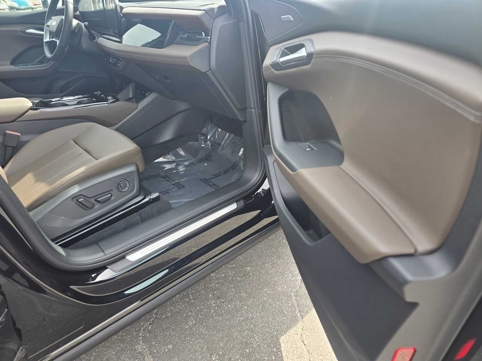 2025 Audi Q6 e-tron Premium Plus