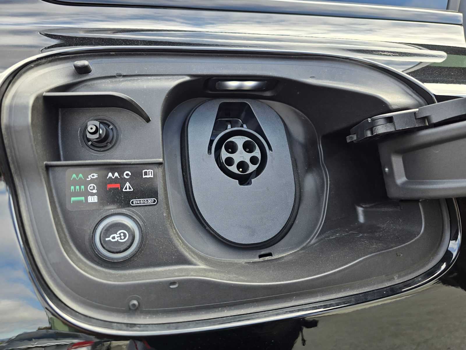 2025 Audi Q6 e-tron Premium Plus