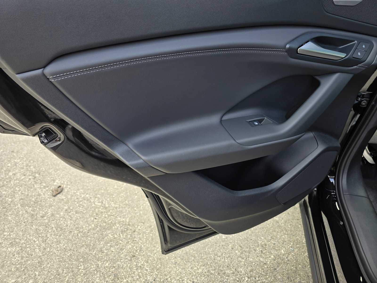 2025 Audi Q6 e-tron Premium Plus