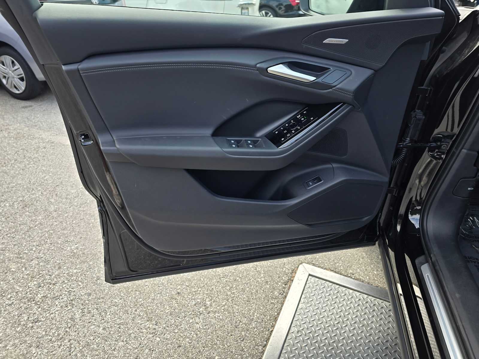 2025 Audi Q6 e-tron Premium Plus