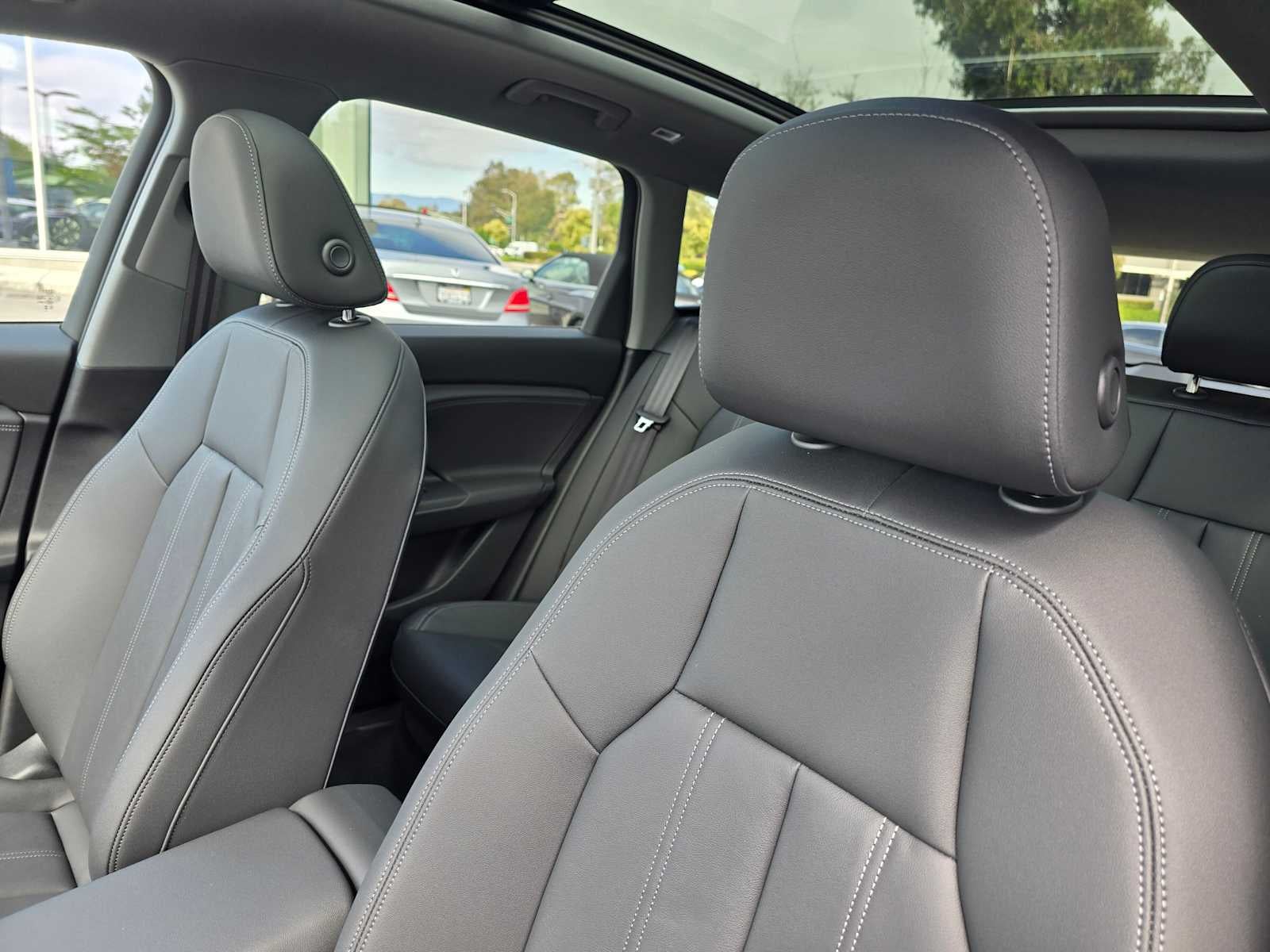 2025 Audi Q6 e-tron Premium Plus