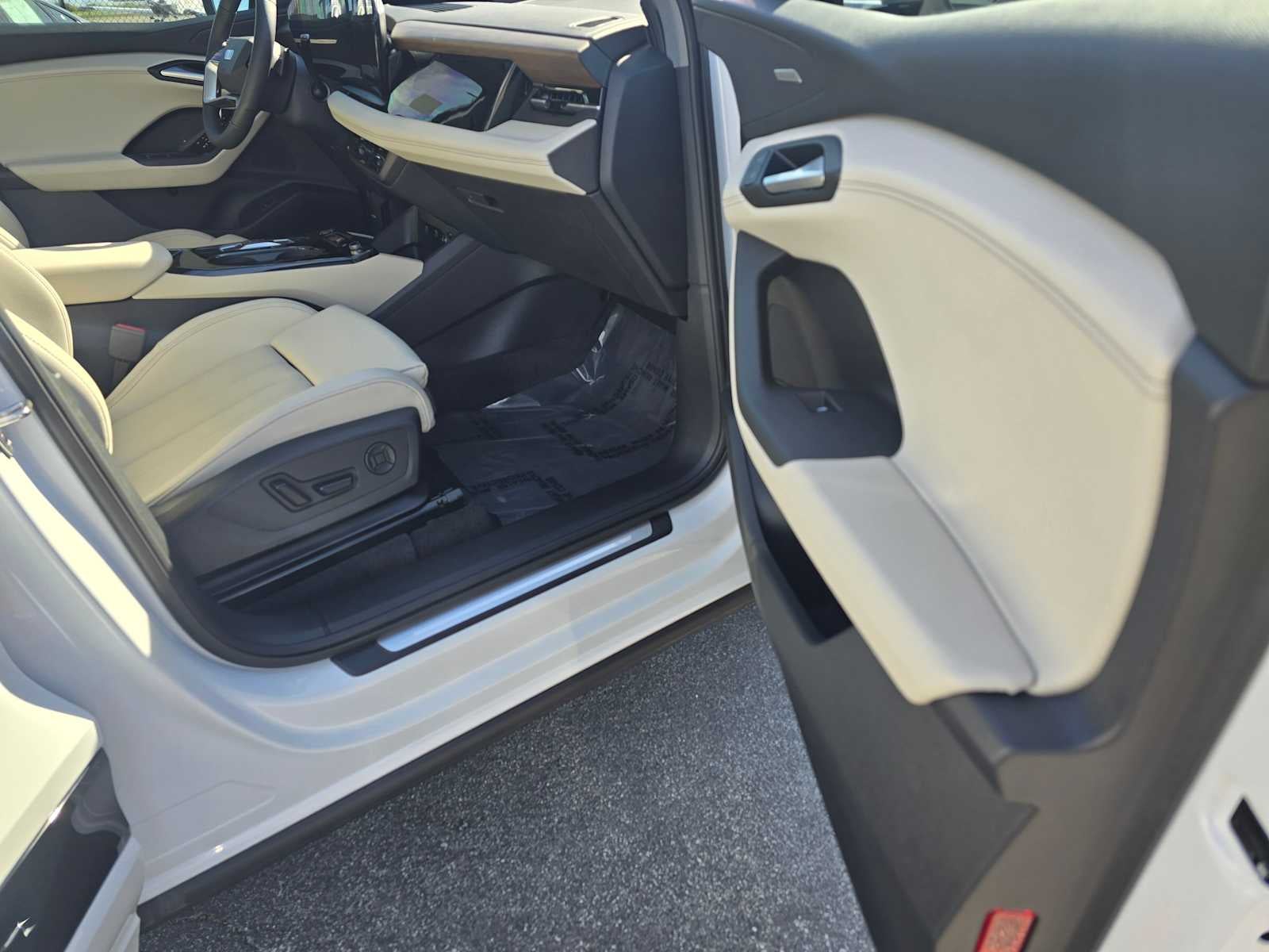 2025 Audi Q6 e-tron Premium Plus