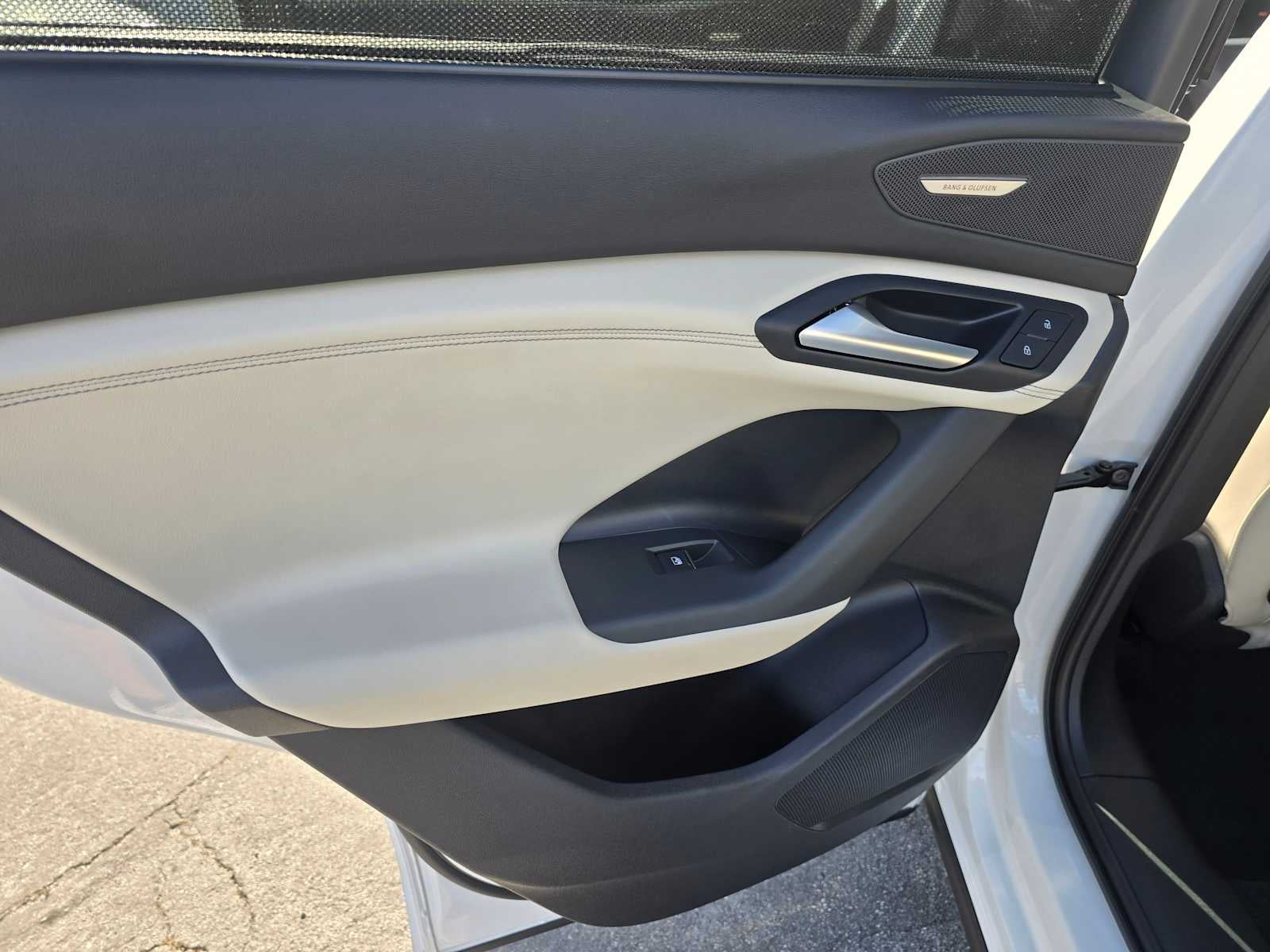 2025 Audi Q6 e-tron Premium Plus
