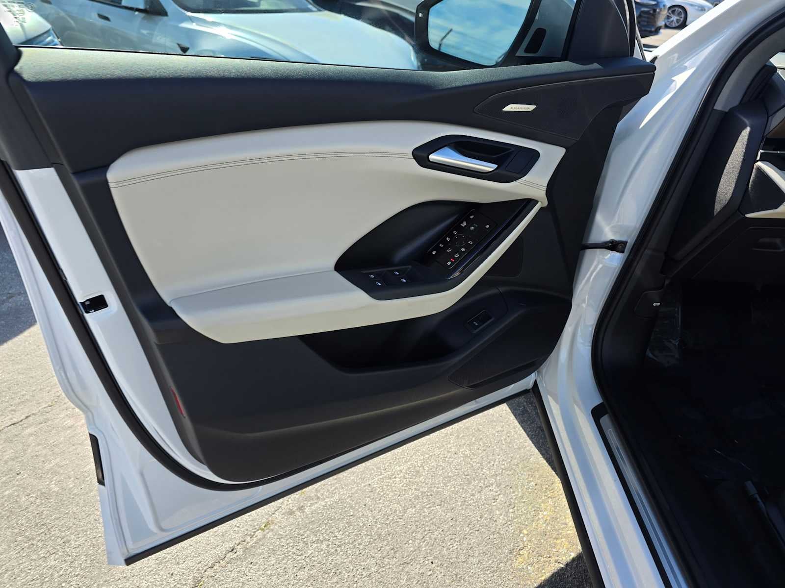 2025 Audi Q6 e-tron Premium Plus