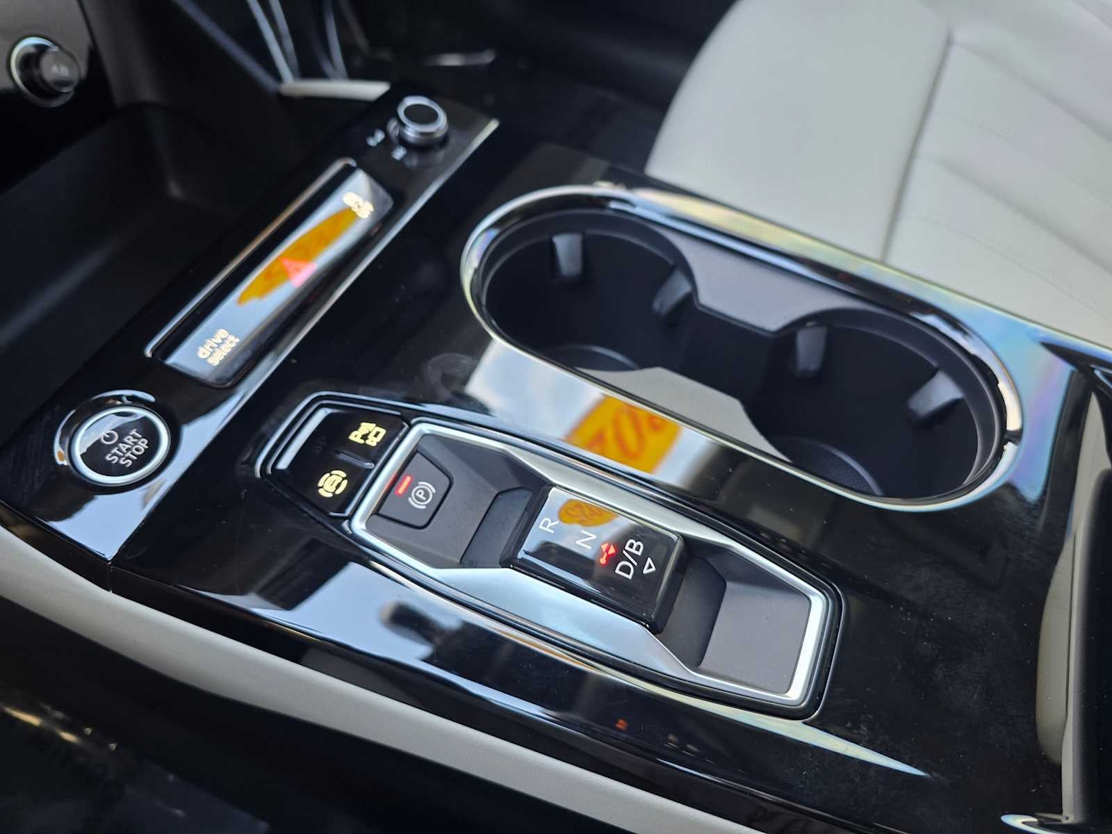 2025 Audi Q6 e-tron Premium Plus