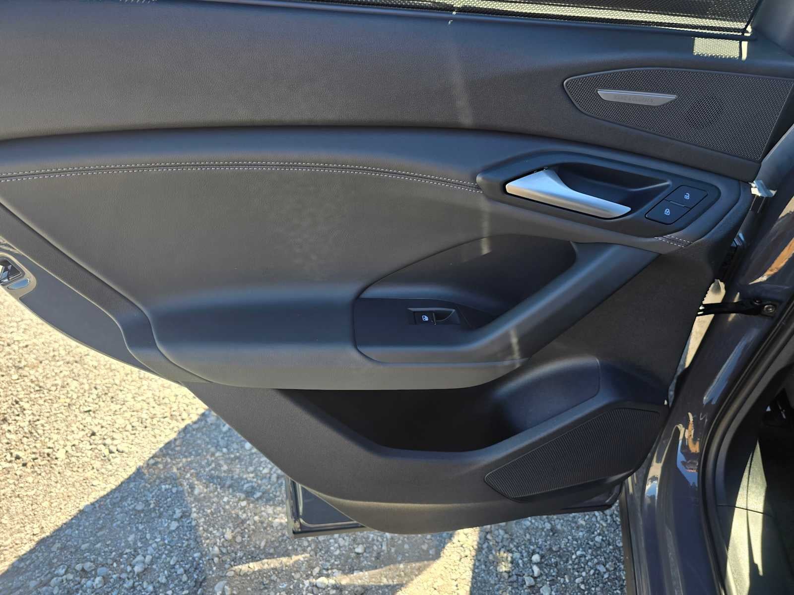 2025 Audi Q6 e-tron Premium Plus