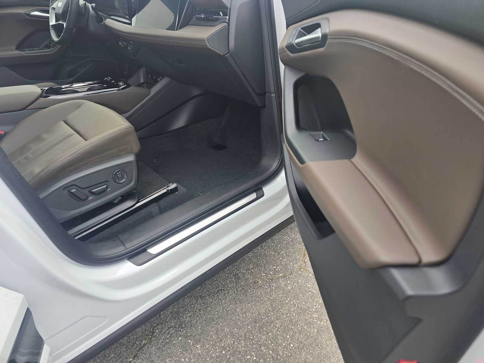 2025 Audi Q6 e-tron Prestige