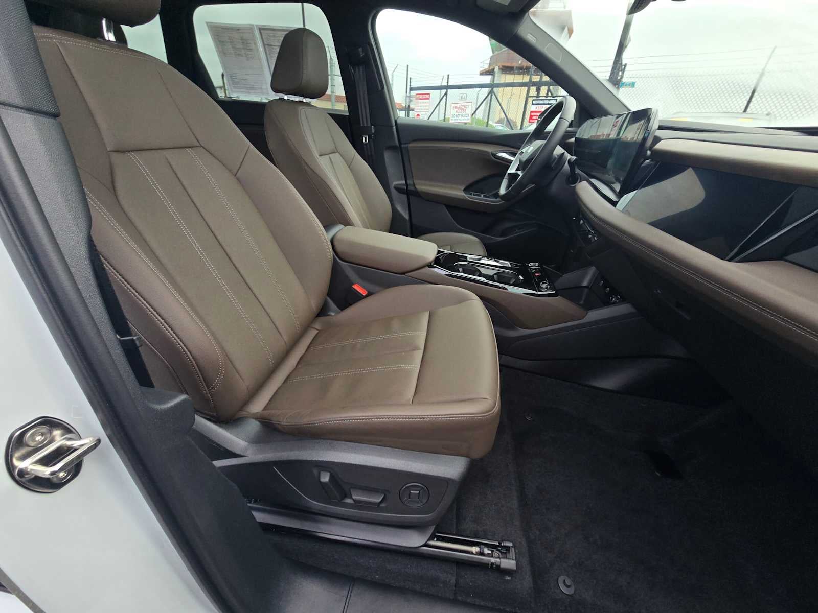 2025 Audi Q6 e-tron Prestige