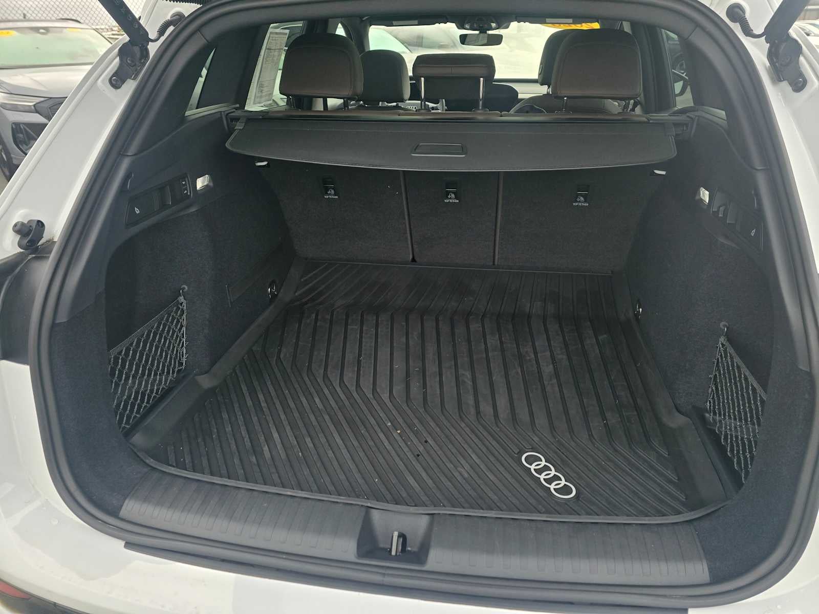 2025 Audi Q6 e-tron Prestige