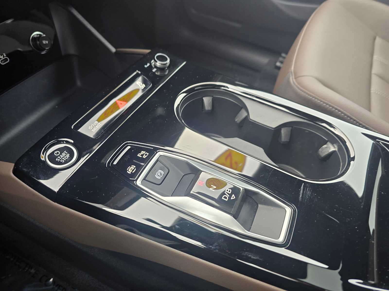 2025 Audi Q6 e-tron Prestige