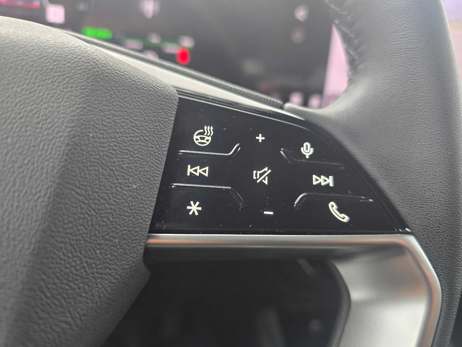 2025 Audi Q6 e-tron Prestige