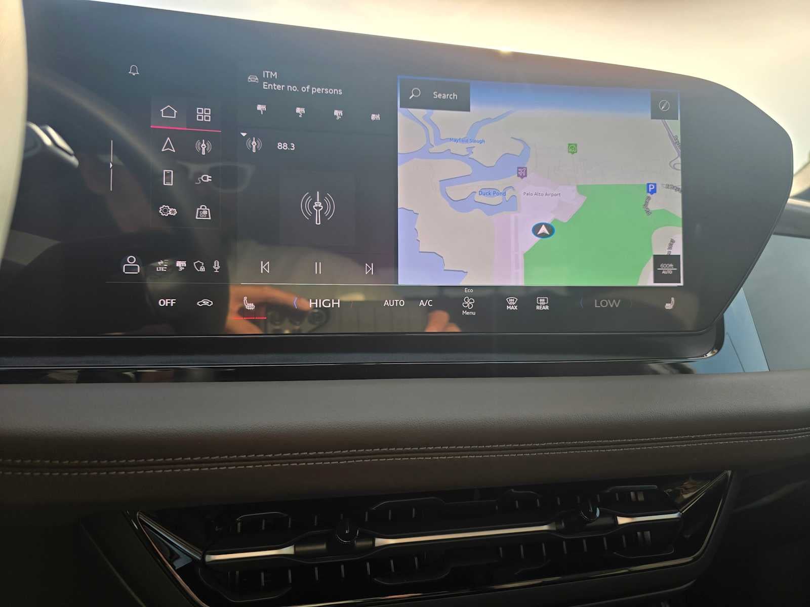 2025 Audi Q6 e-tron Prestige