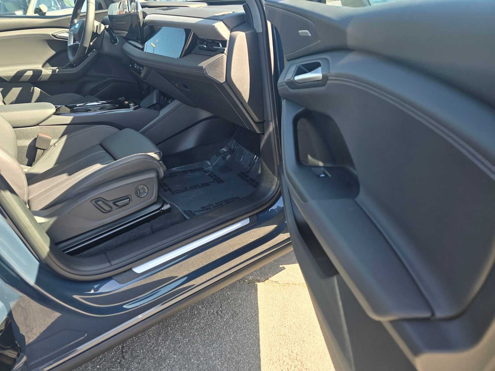 2025 Audi Q6 e-tron Prestige