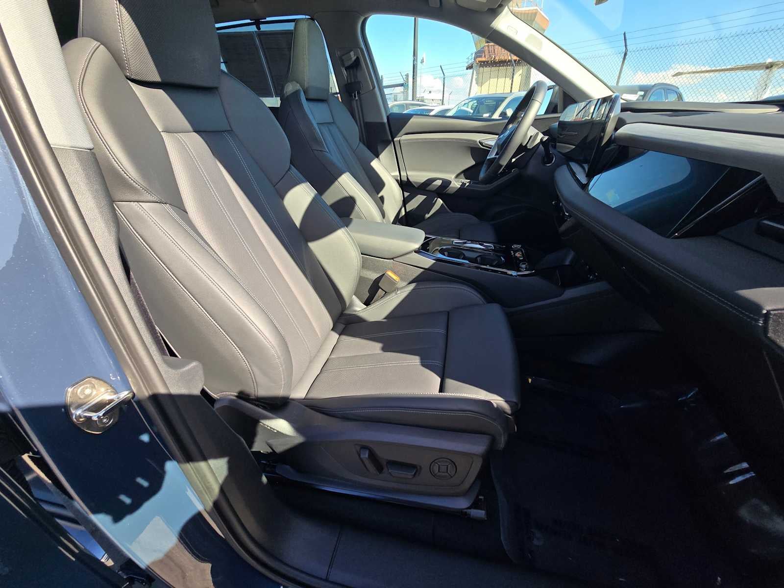 2025 Audi Q6 e-tron Prestige