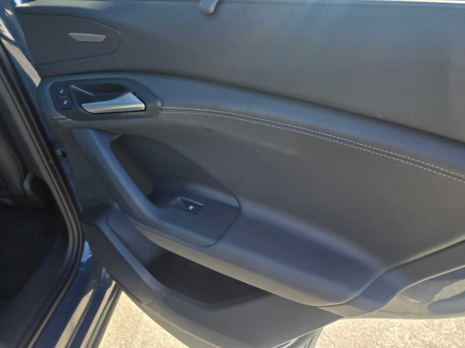 2025 Audi Q6 e-tron Prestige