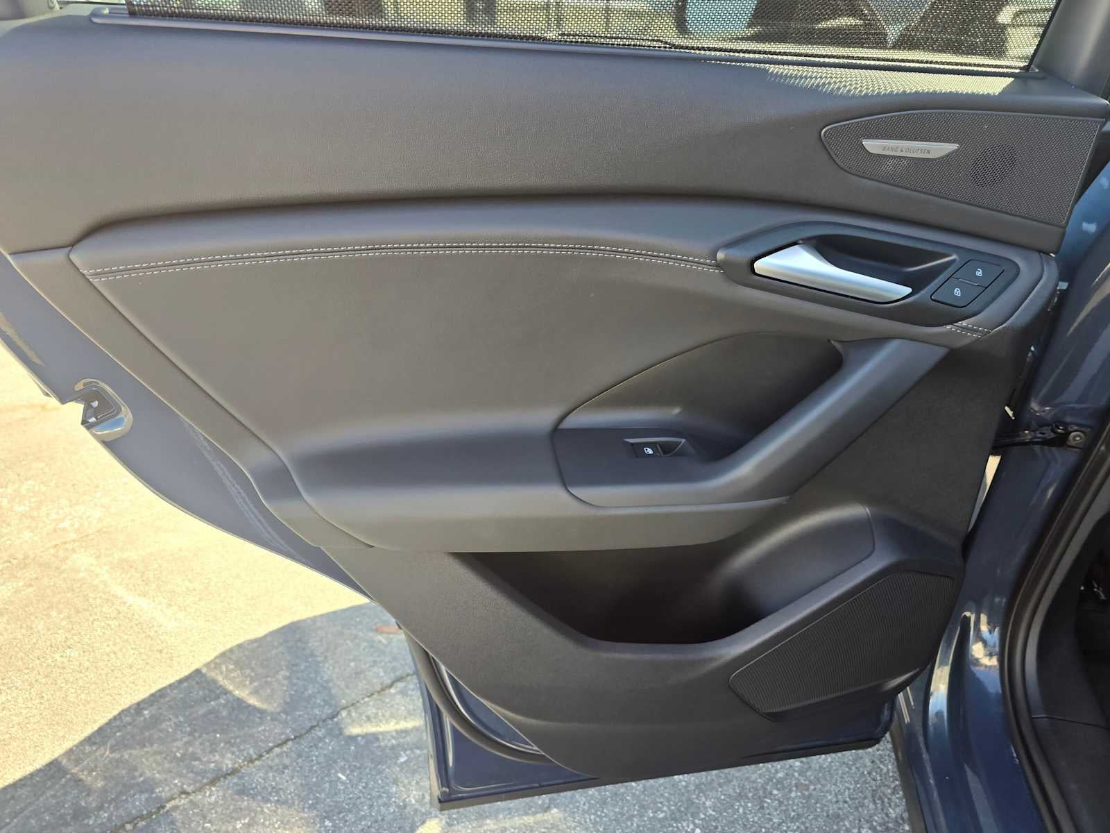 2025 Audi Q6 e-tron Prestige