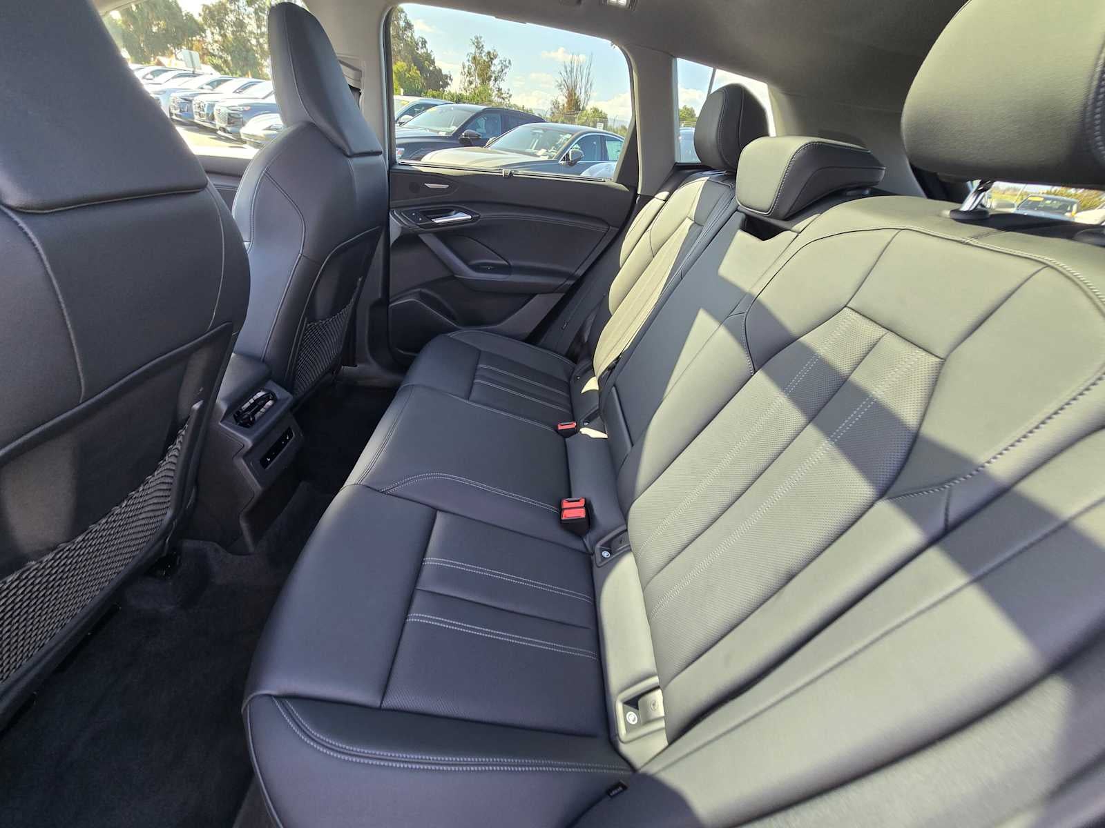 2025 Audi Q6 e-tron Prestige