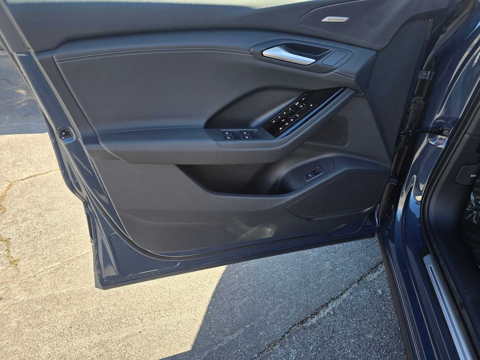 2025 Audi Q6 e-tron Prestige