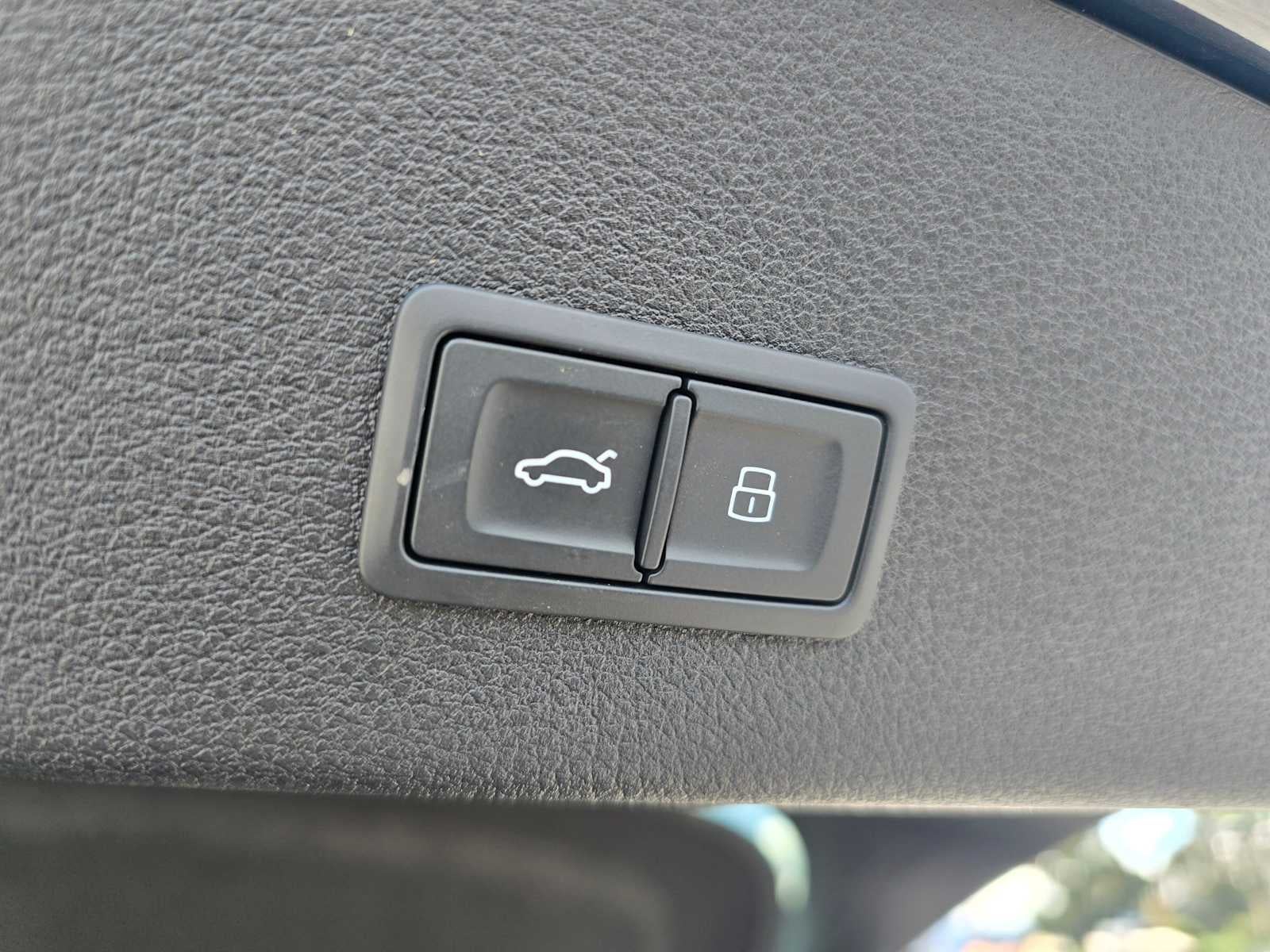 2023 Audi e-tron S Sportback Prestige