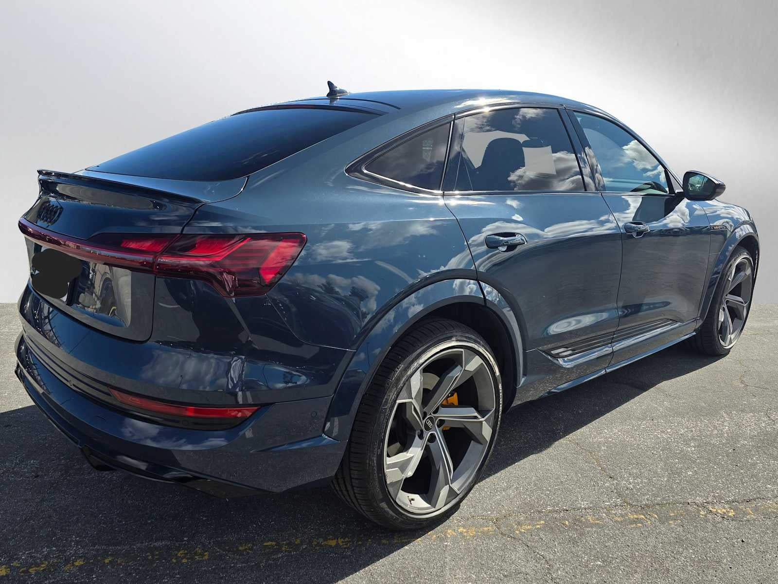 2023 Audi e-tron S Sportback Prestige