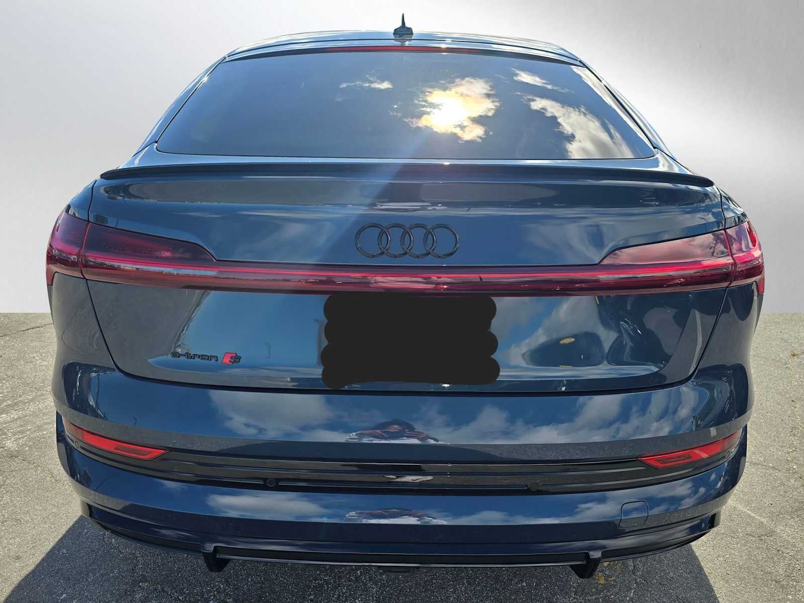 2023 Audi e-tron S Sportback Prestige