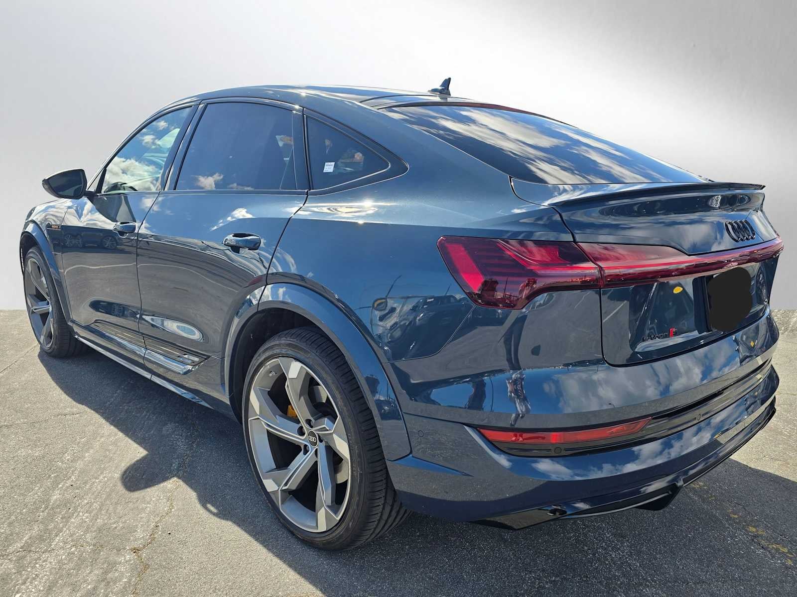 2023 Audi e-tron S Sportback Prestige