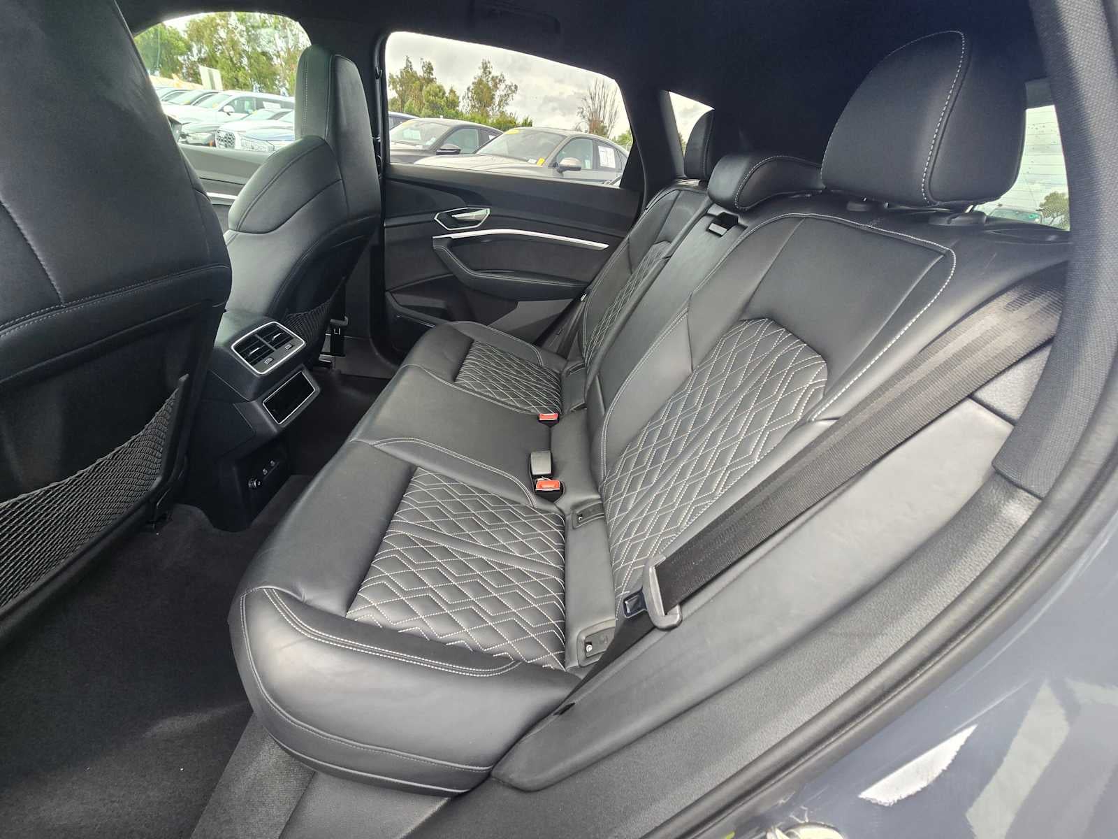 2024 Audi SQ8 e-tron Premium Plus
