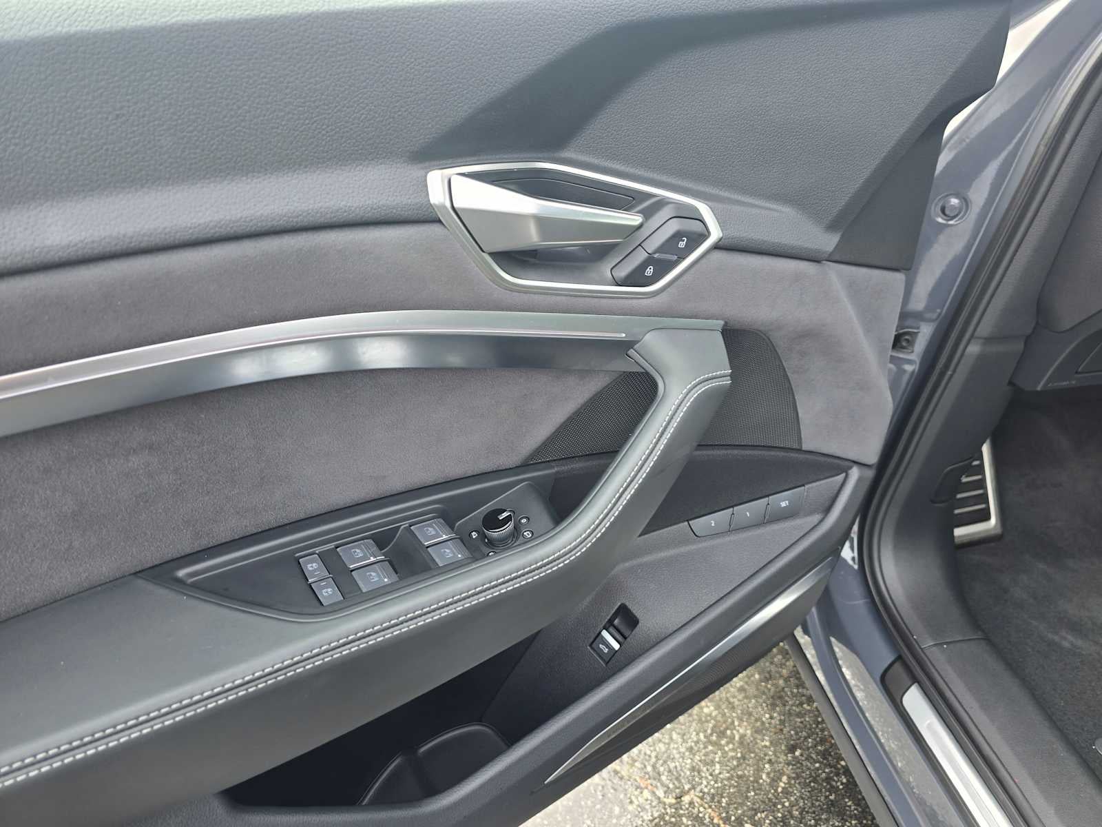 2024 Audi SQ8 e-tron Premium Plus