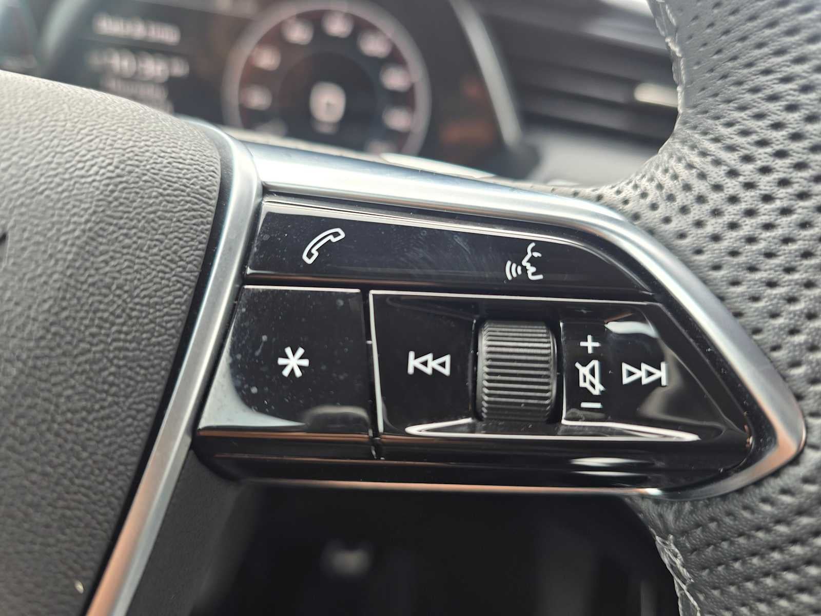 2024 Audi SQ8 e-tron Premium Plus