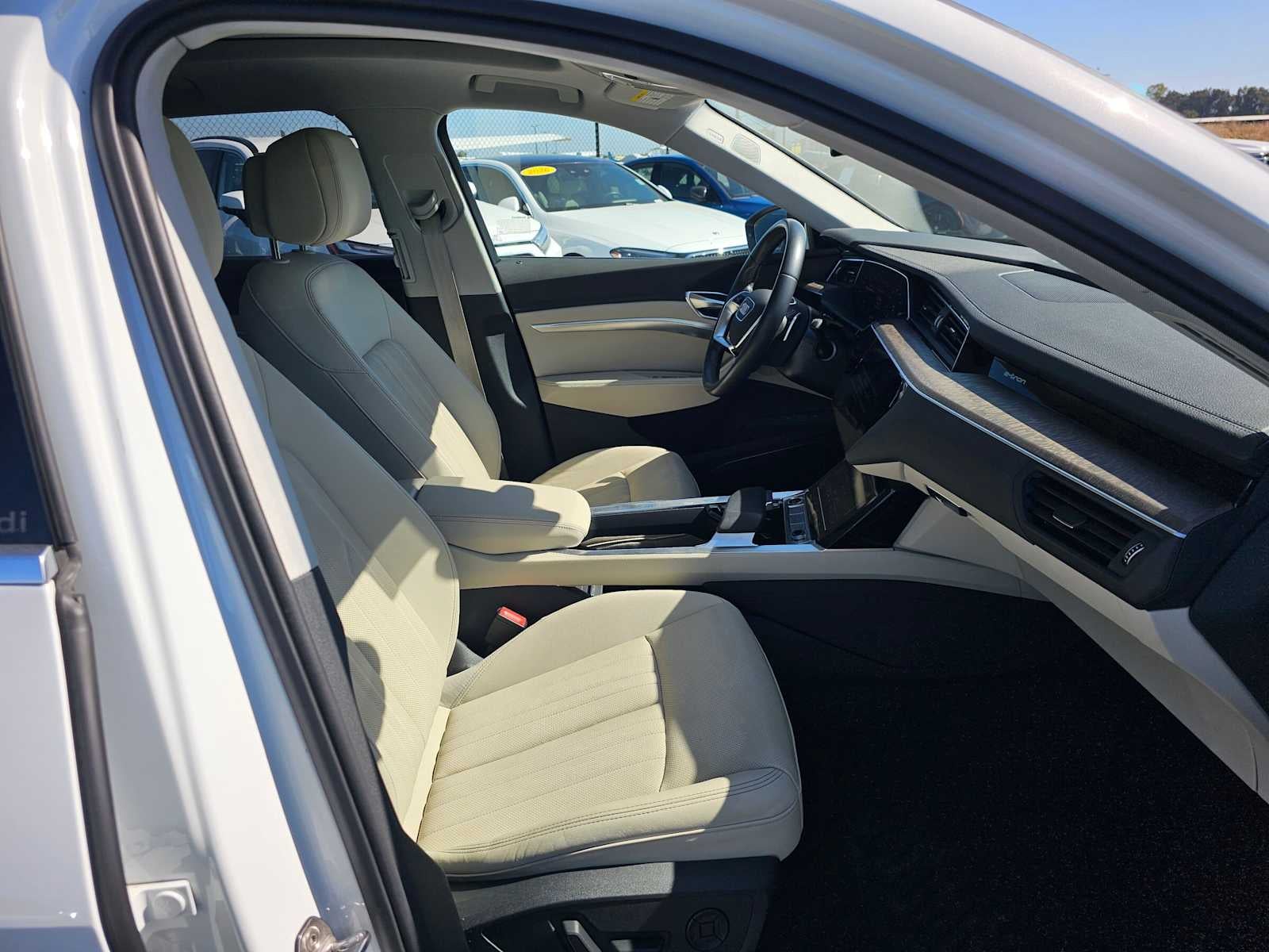 2024 Audi Q8 e-tron Premium Plus