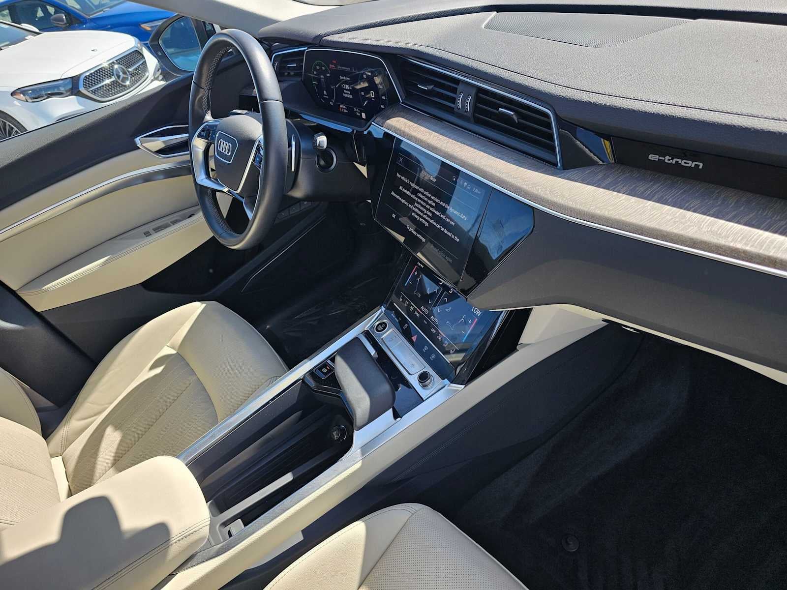 2024 Audi Q8 e-tron Premium Plus