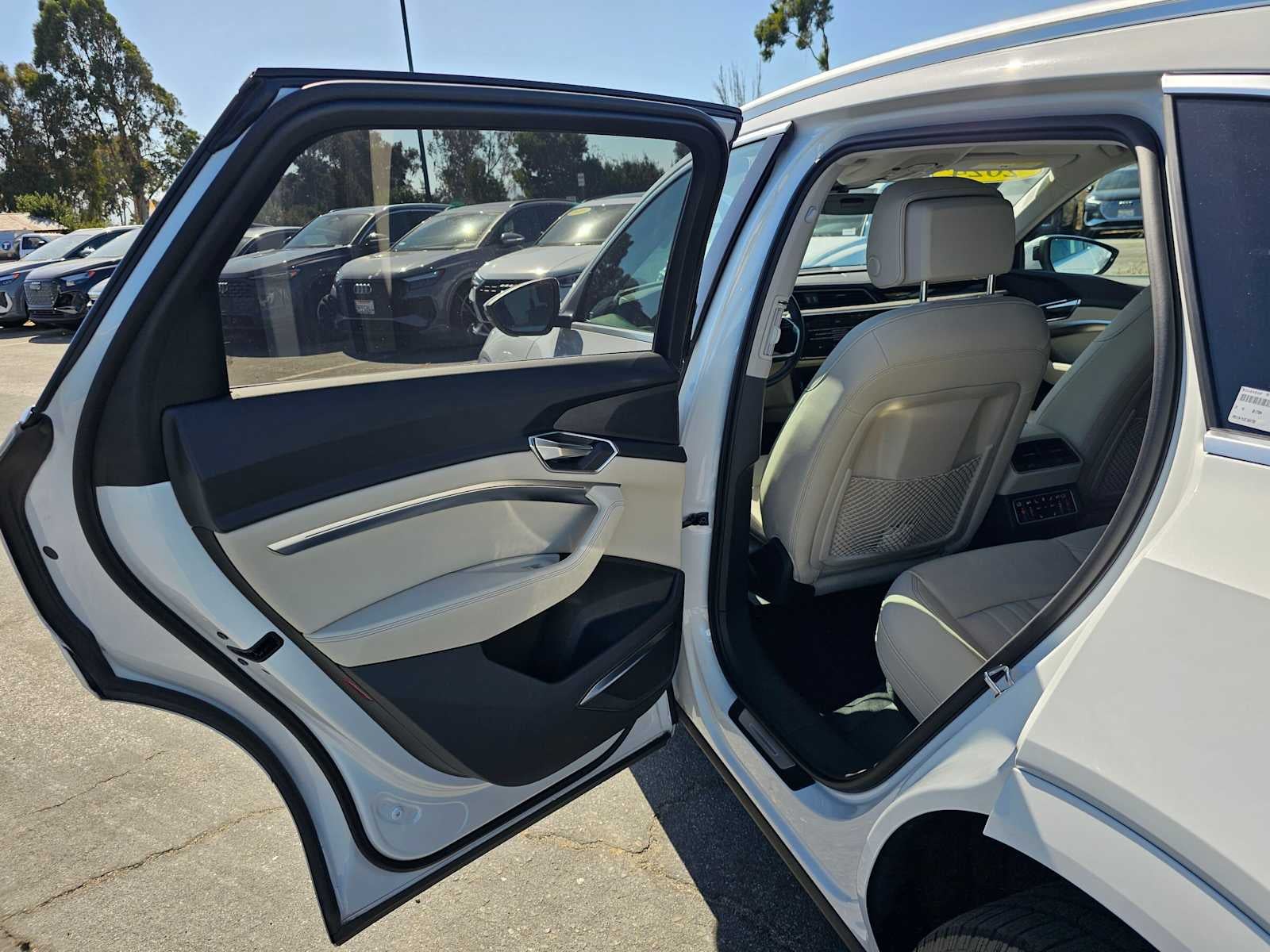 2024 Audi Q8 e-tron Premium Plus