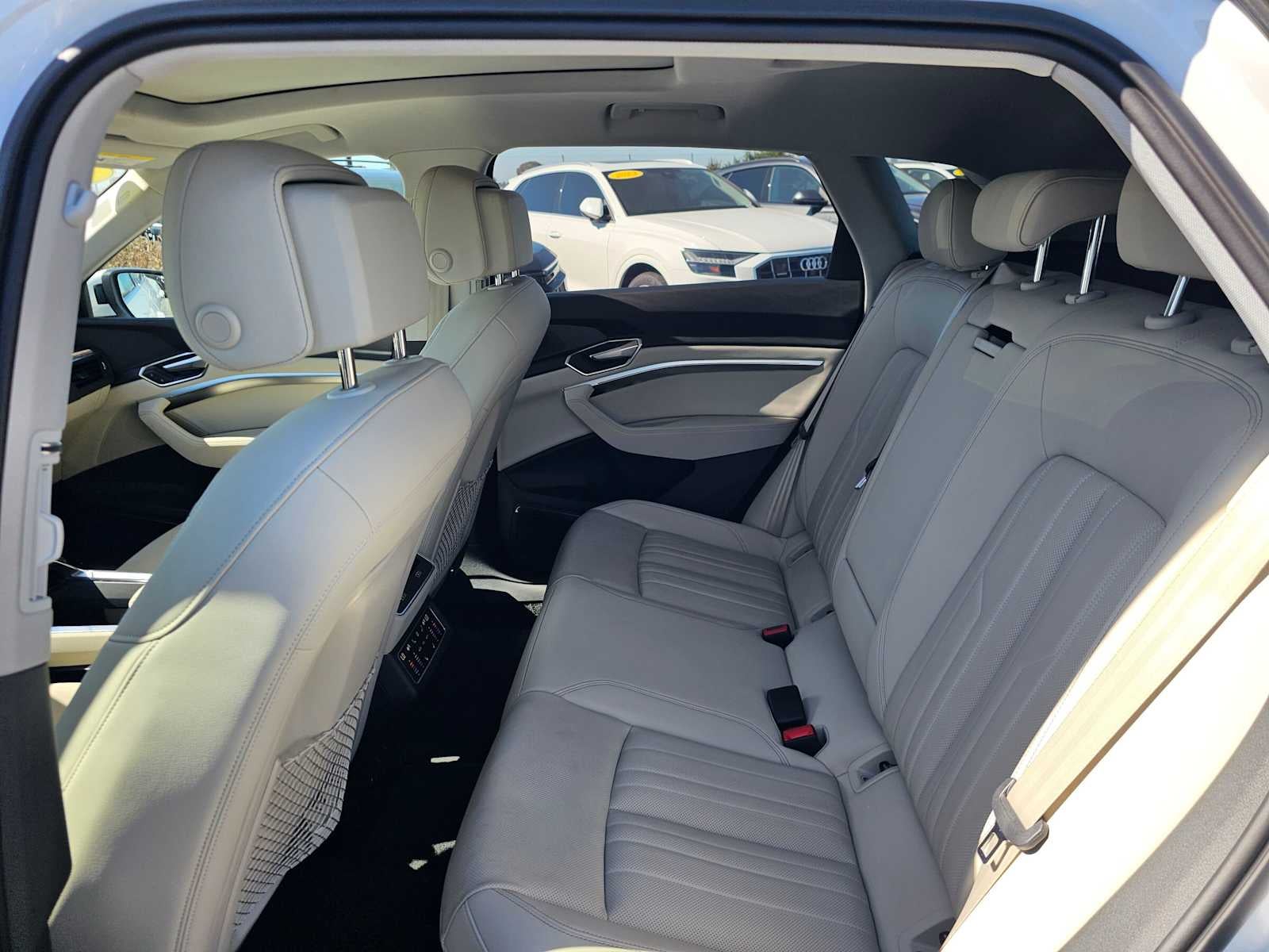 2024 Audi Q8 e-tron Premium Plus