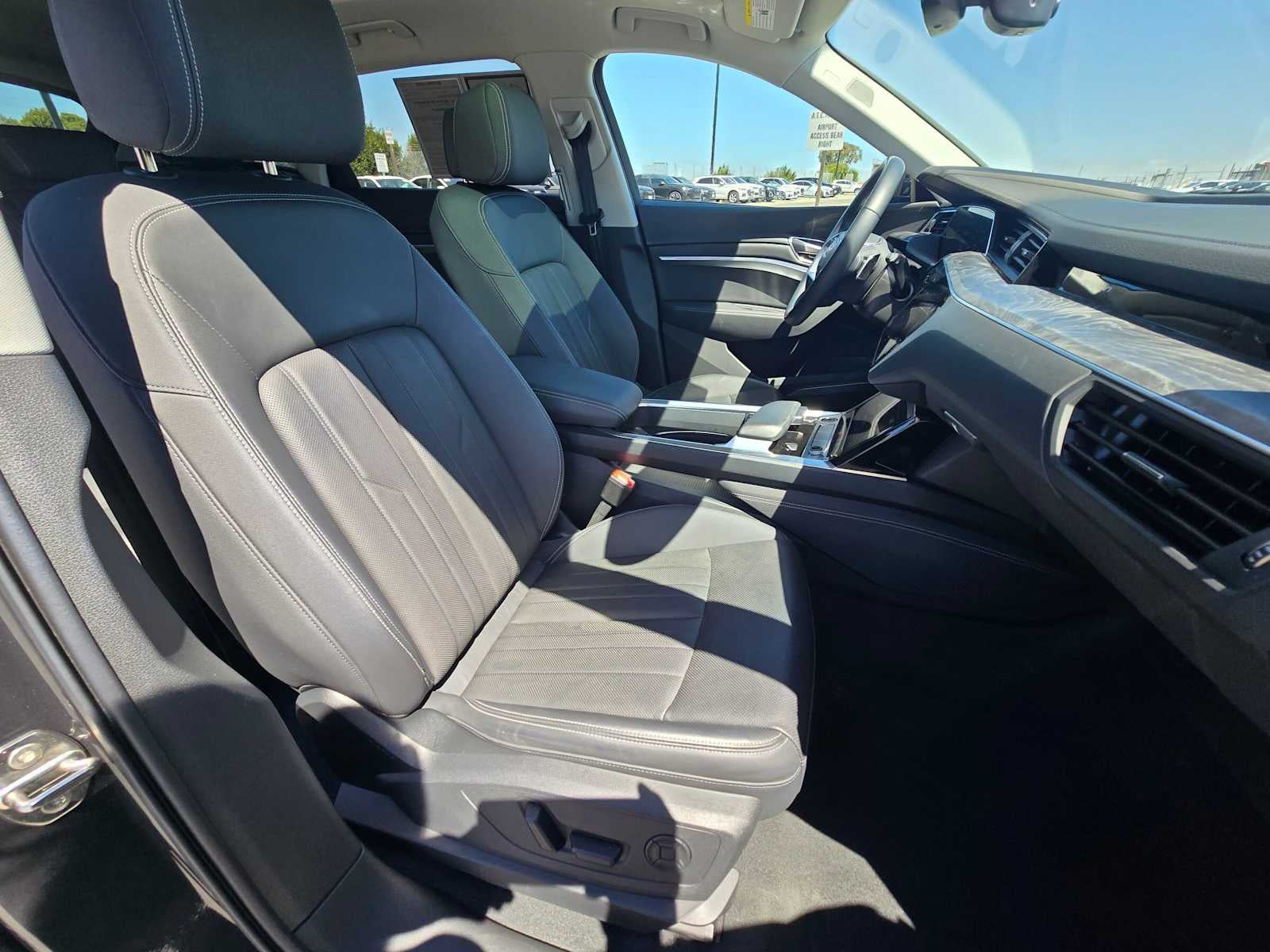 2024 Audi Q8 e-tron Premium Plus