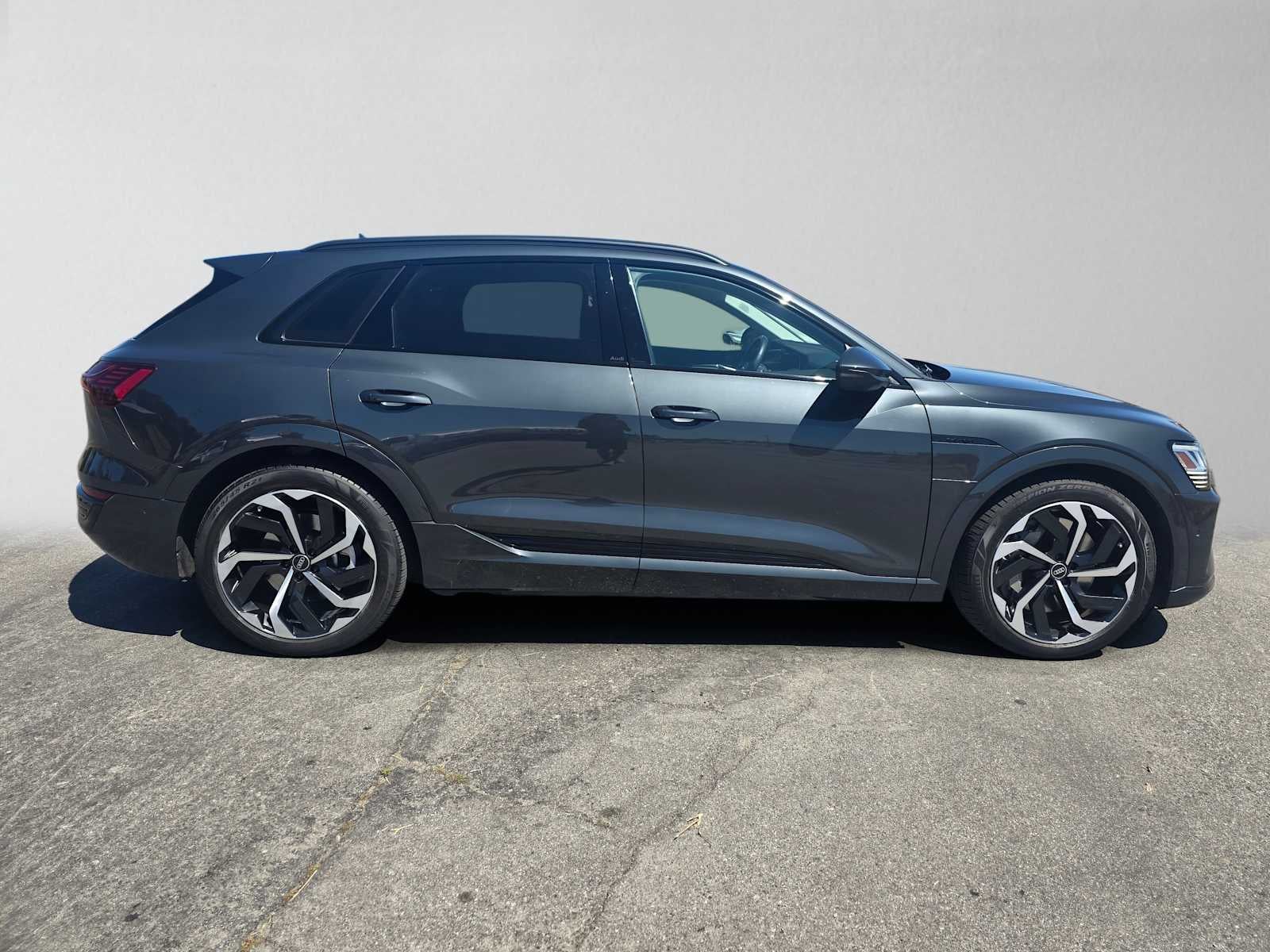 2024 Audi Q8 e-tron Premium Plus