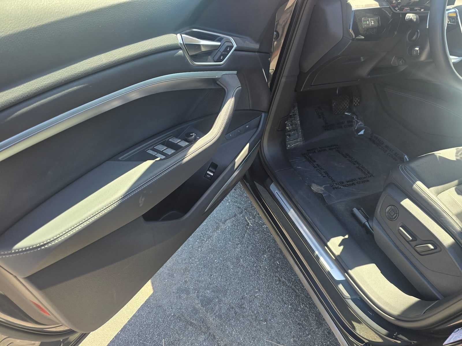 2024 Audi Q8 e-tron Premium Plus