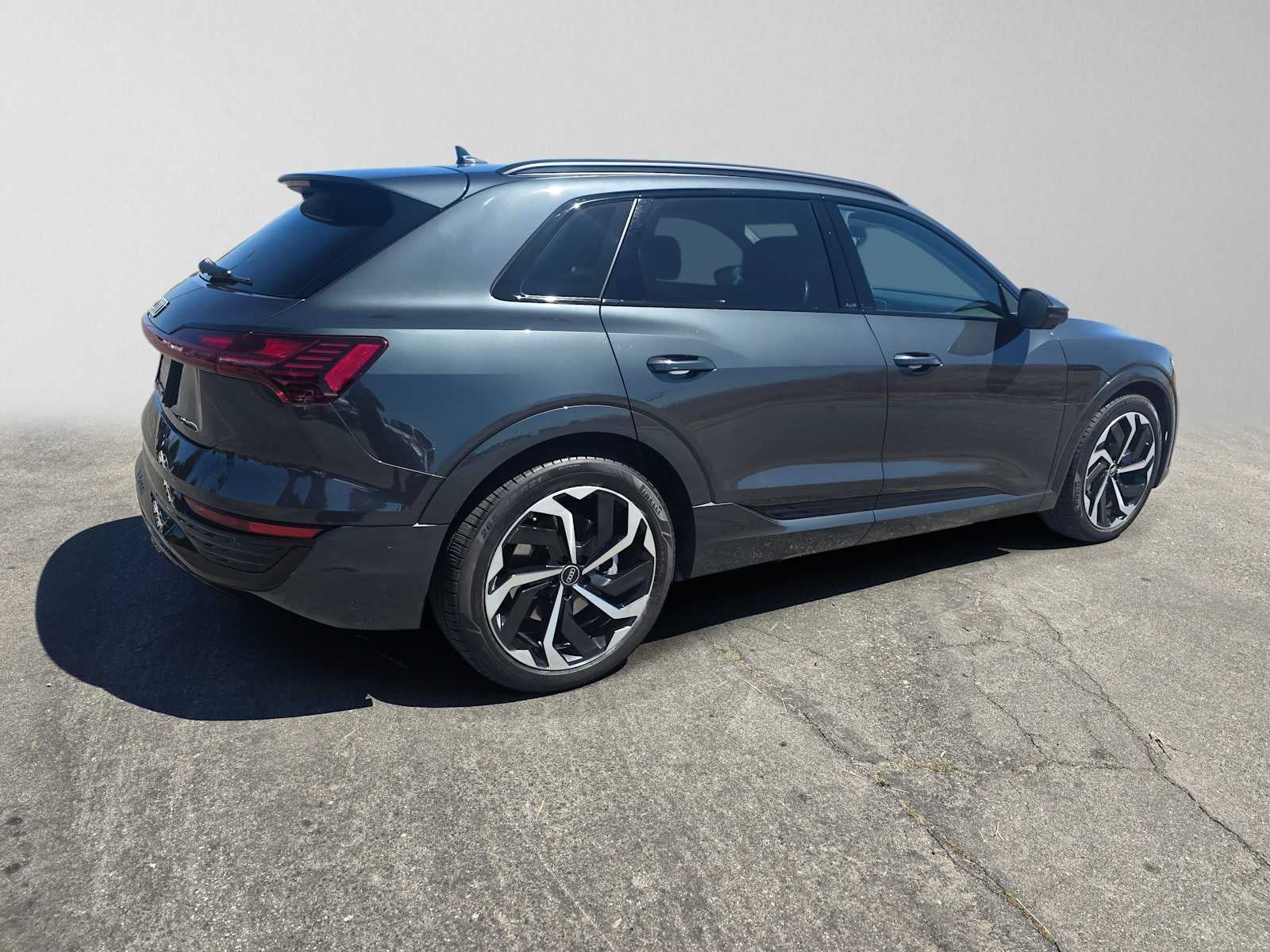 2024 Audi Q8 e-tron Premium Plus