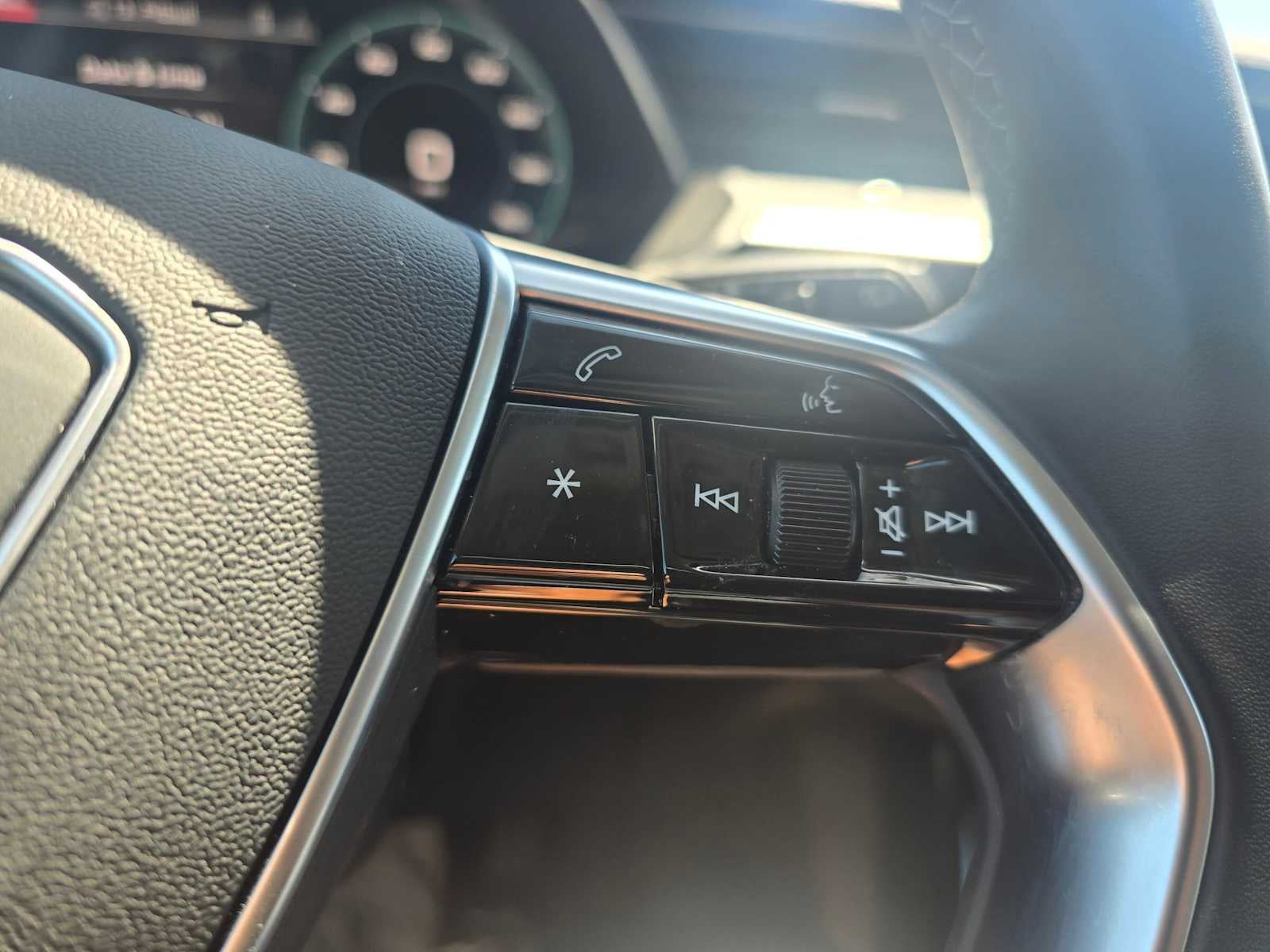 2024 Audi Q8 e-tron Premium Plus