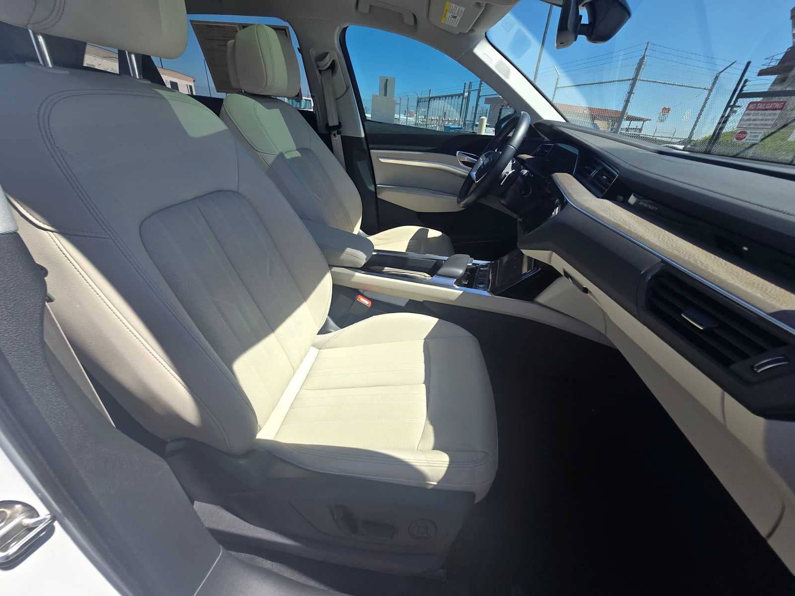 2024 Audi Q8 e-tron Premium Plus