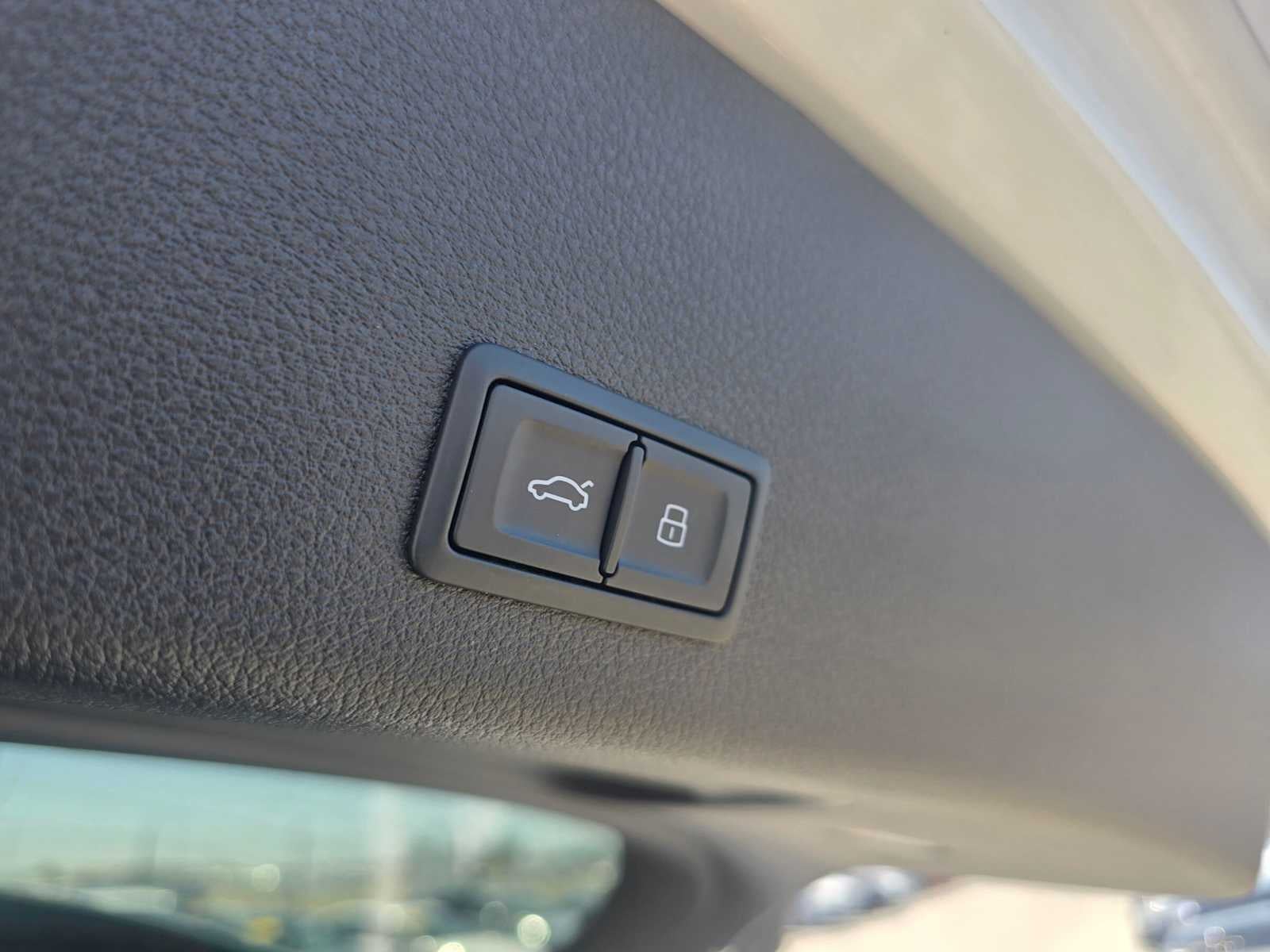 2024 Audi Q8 e-tron Premium Plus