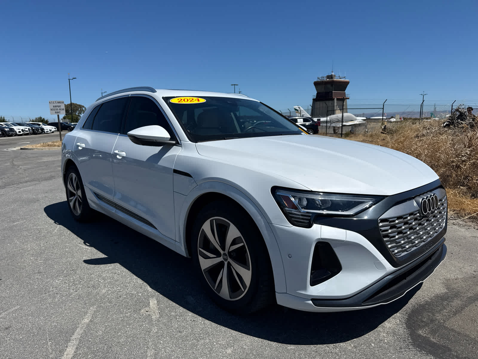 2024 Audi Q8 e-tron Premium Plus